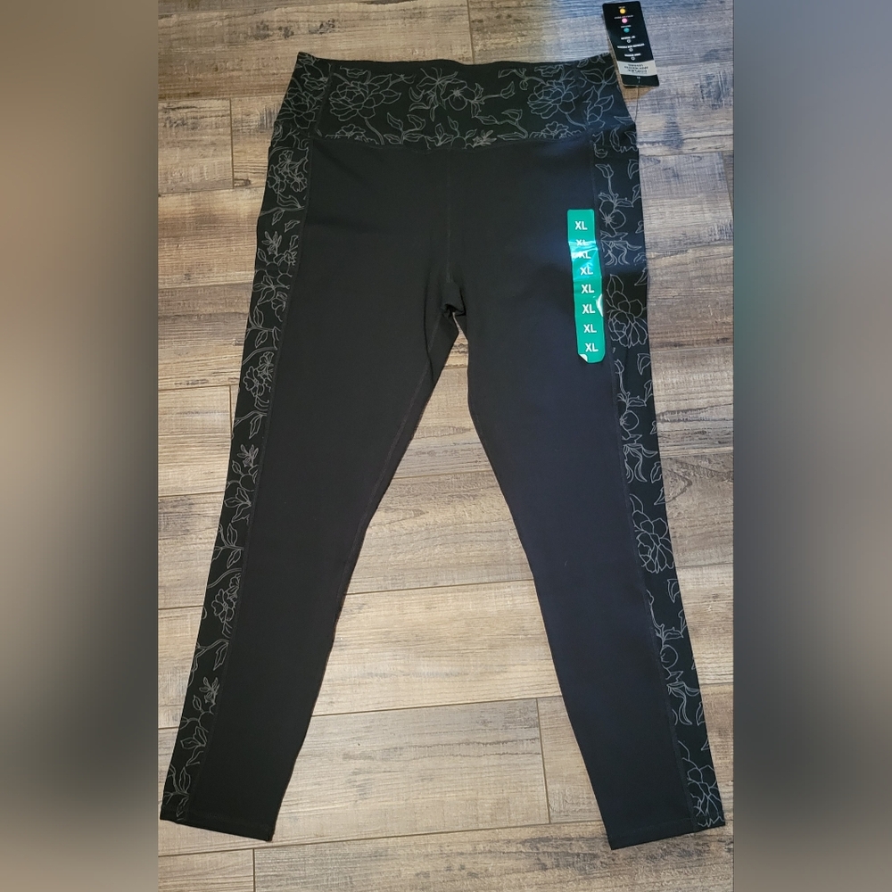 NWT - SKECHERS LEGGINGS. XL